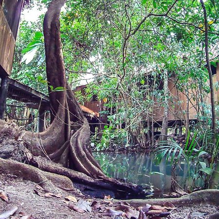 Hotel Kangaroo Y Restaurante Рио Дулсе Екстериор снимка