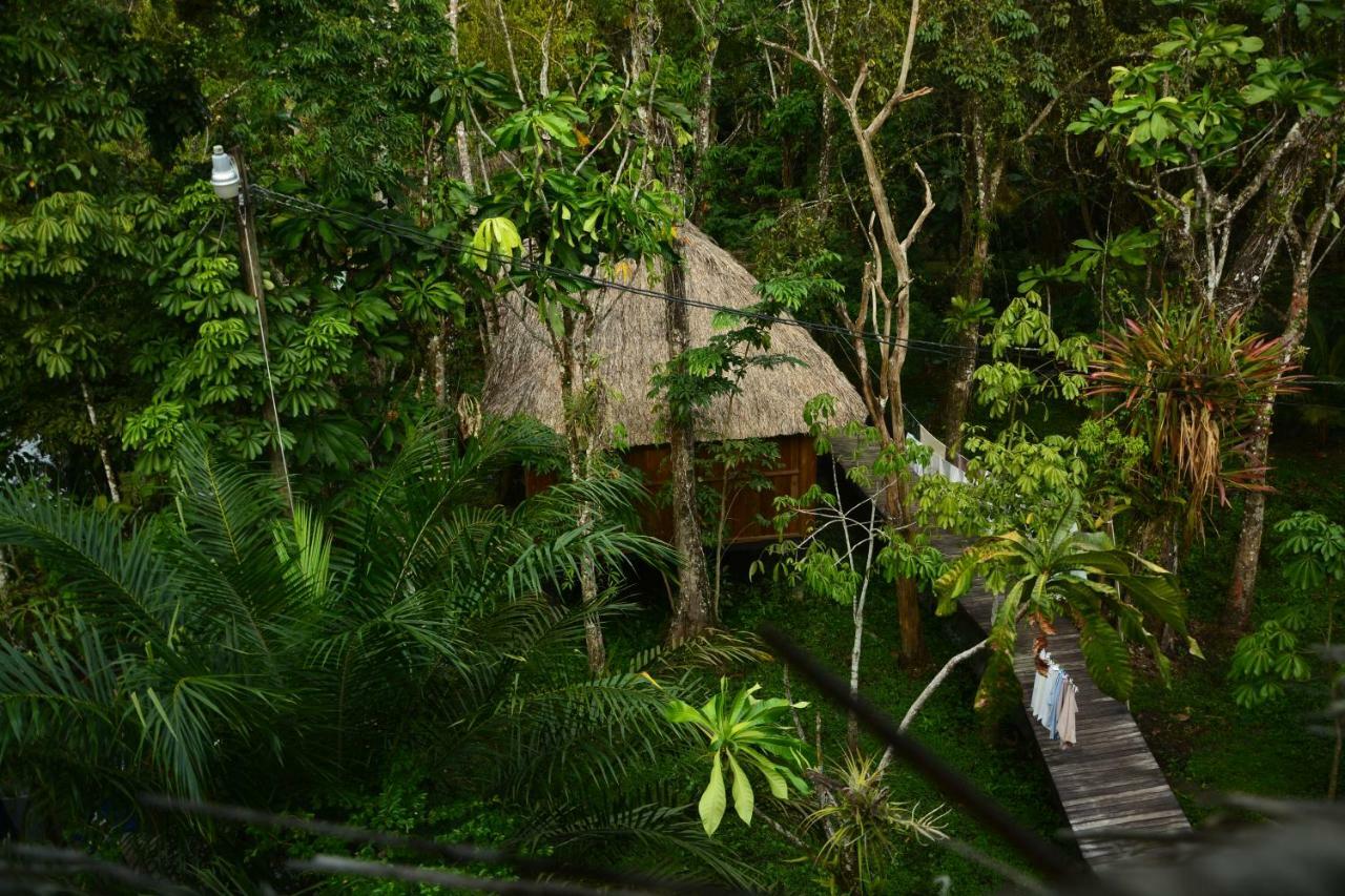 Hotel Kangaroo Y Restaurante Рио Дулсе Екстериор снимка